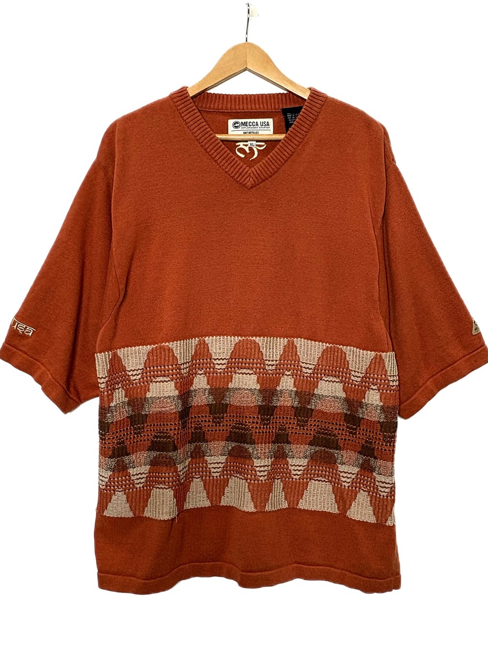 VTG Mecca Mens 3D Wavy Patterned Knit Sweater Size XL Short Sleeve V-neck Y2K